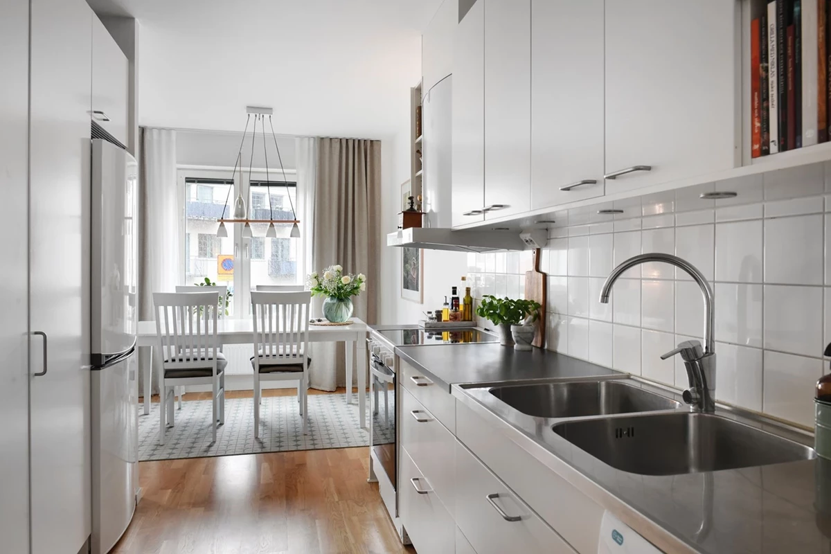 Bostaden bjuder på ett härligt ljusflöde