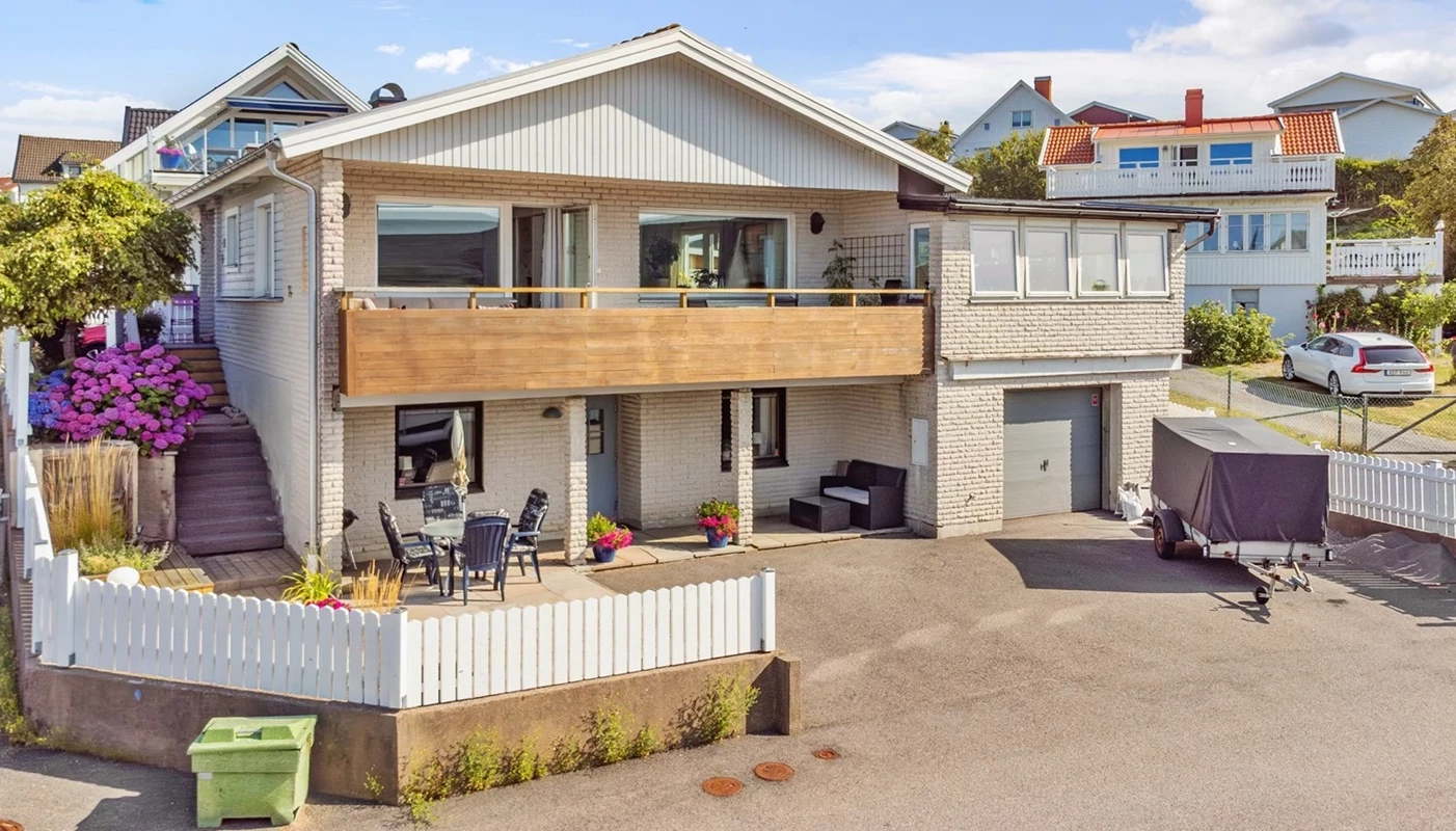 Välkommen in i denna fint renoverade villa -  bara att flytta in!