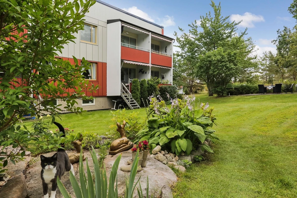 Lummiga omgivningar och välskötta grönområden