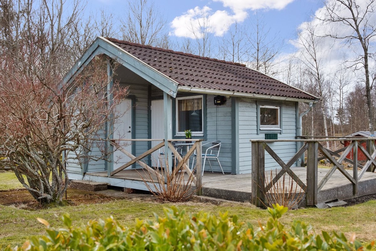 Gäststuga med egen toalett