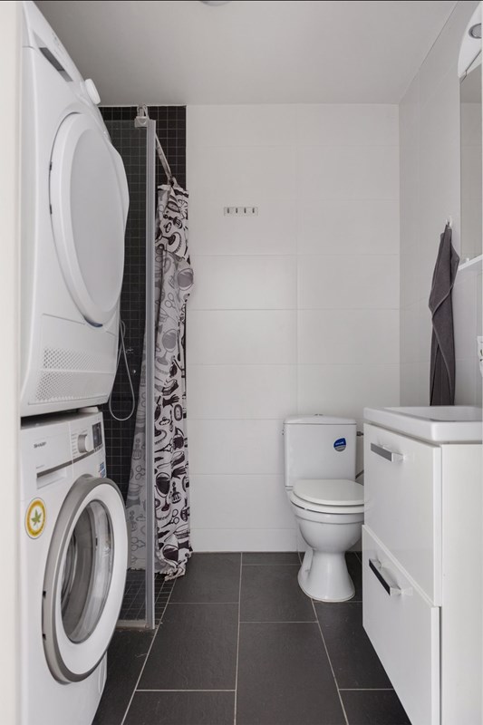 Badrum lägenhet 1 (vån 1)