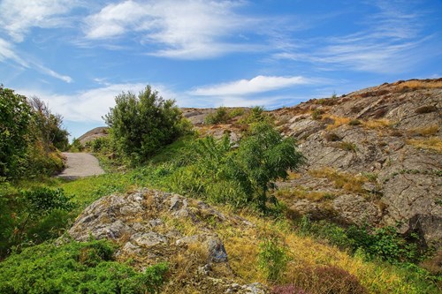 Tomten och kringliggande natur är makalöst vacker