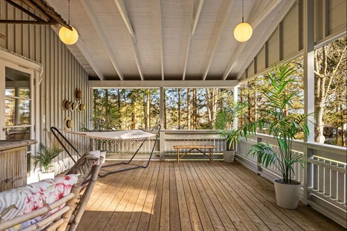En underbar "amerikansk veranda" för stort socialt umgänge, eller bara för vila