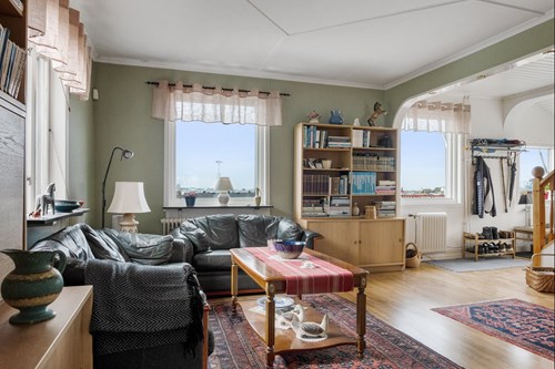 Kök, matsal och vardagsrum på entréplan