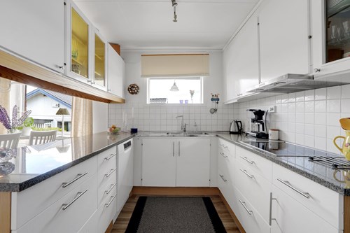 Ett riktigt bra planerat kök; lättarbetat och med massor av förvaring