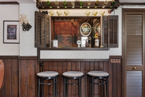 Bar på källarplan