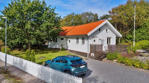Ett modernt fritidshus på vackra Skaftö; nära hav, natur och det bästa av Bohuslän