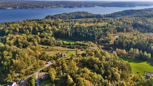 Läget är utmärkt som utgångspunkt för att utforska hela Bohuslän