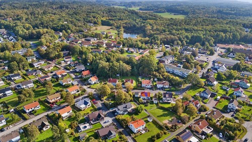Tuntorp är ett lugnt och omtyckt område i Brastad